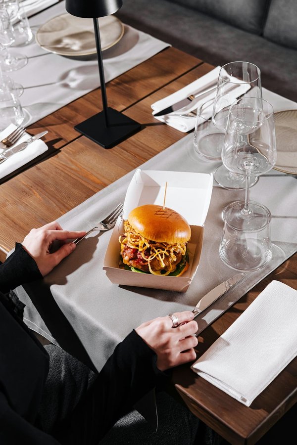 How to Style a Fishtail Skirt for a Corporate Gala?