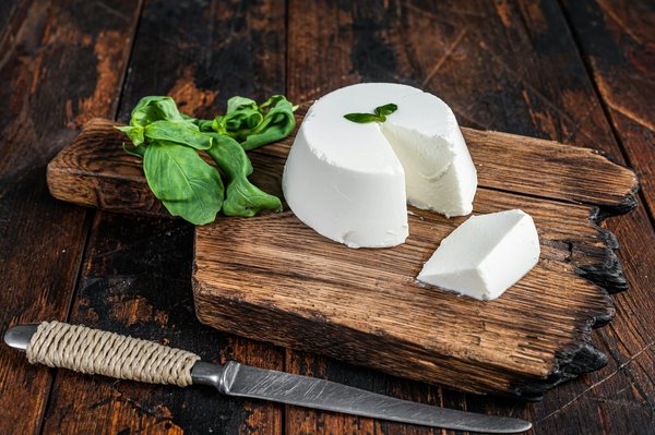 Can You Craft Homemade Ricotta Cheese with Lemon and Herbs?